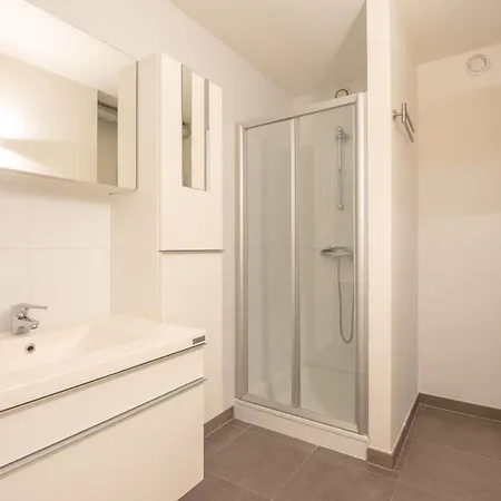 Papa Figos - Classy And Spacious 2 Bedroom