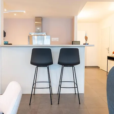 Papa Figos - Classy And Spacious 2 Bedroom Lägenhet *