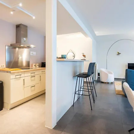 Papa Figos - Classy And Spacious 2 Bedroom *