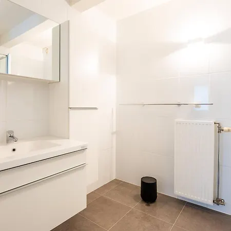 Papa Figos - Classy And Spacious 2 Bedroom Οστένδη