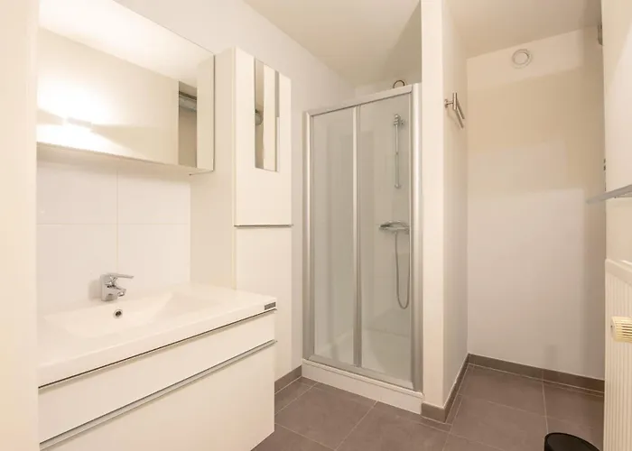 Papa Figos - Classy And Spacious 2 Bedroom