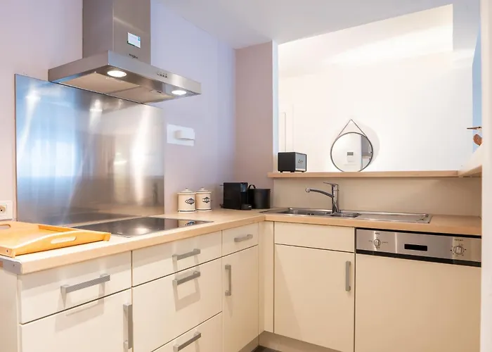 Papa Figos - Classy And Spacious 2 Bedroom 아파트 오스텐드