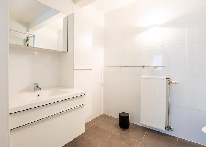 Papa Figos - Classy And Spacious 2 Bedroom Oostende