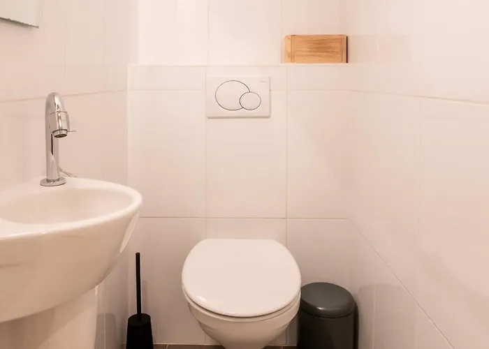 Apartment Papa Figos - Classy And Spacious 2 Bedroom